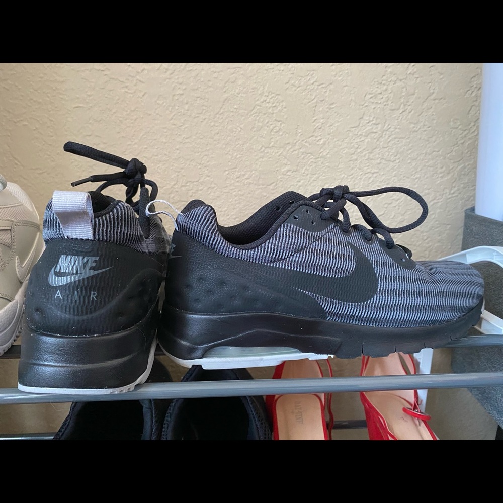 Nike comfort running shoes, size 9, true fit
